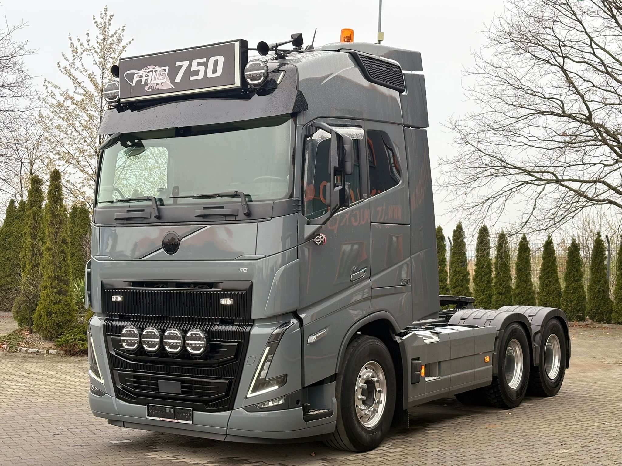 VOLVO FH750 6x4 EURO6|CIĄGNIK SIODŁOWY Z DWUOBWODOWĄ HYDRAULIKĄ